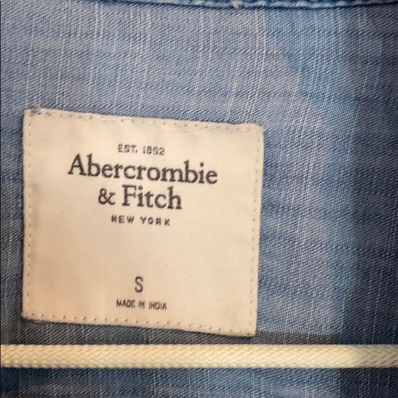 A&F Chambray Button Up - Picture 2 of 3